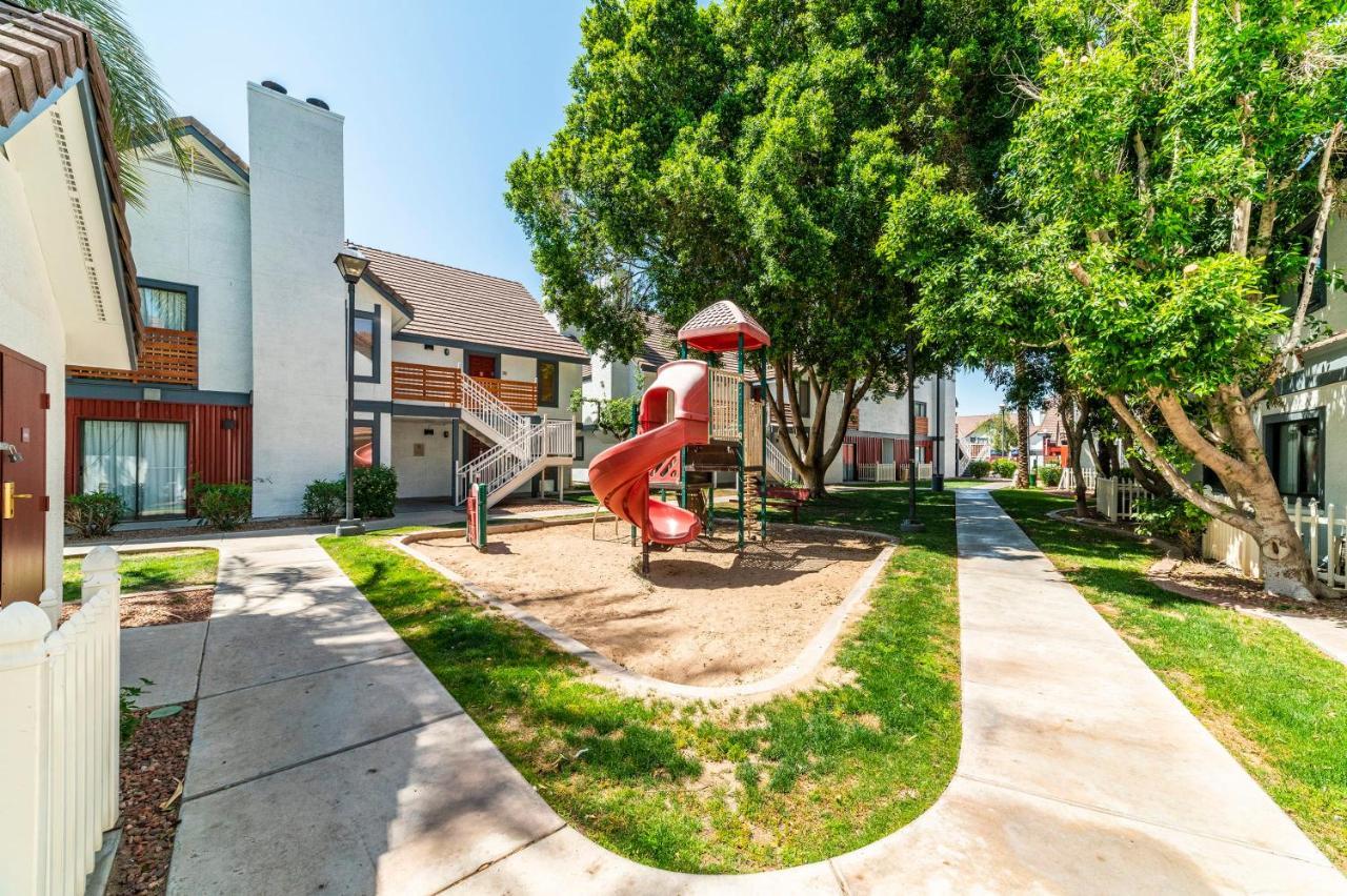 Metro Phx Upstairs 2Bd Sleeps 6 Heated Pool No Pets Allowed Phoenix Bagian luar foto